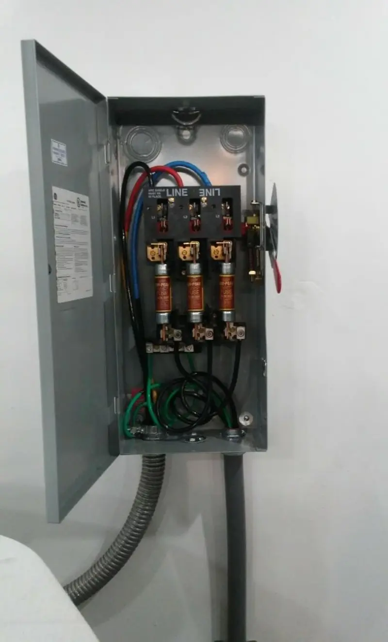 Three-phase disconnect switch installed for Smoke Detector Installation in Pace